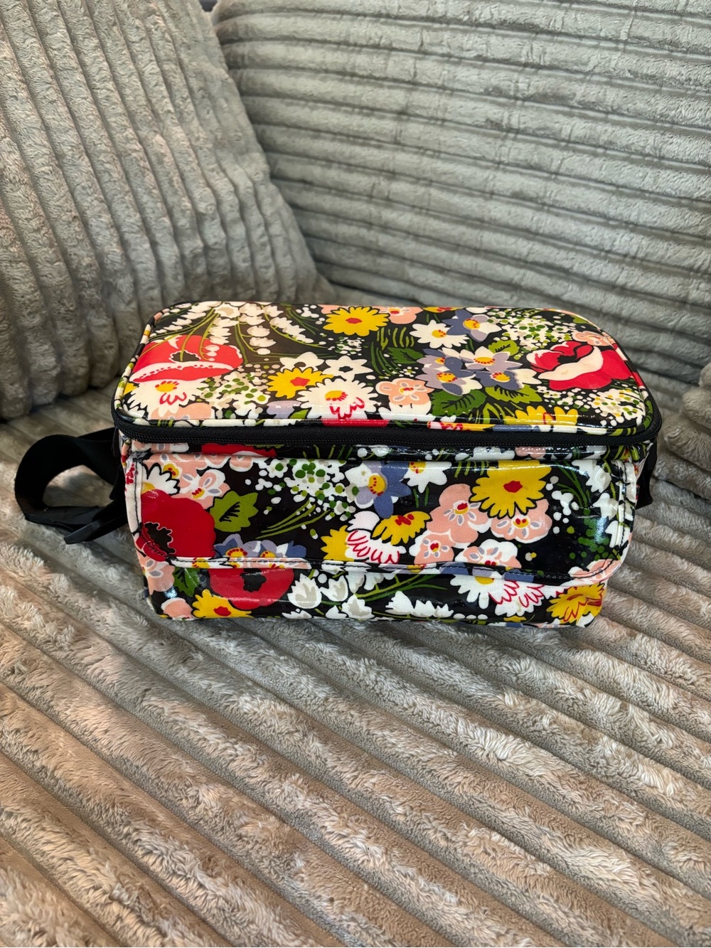 Vera Bradley poppy fields insulated lunchbox